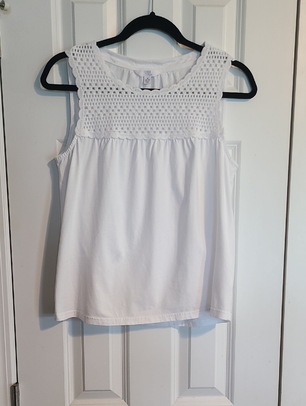 Time and Tru White Crochet Yoke Sleeveless Tank